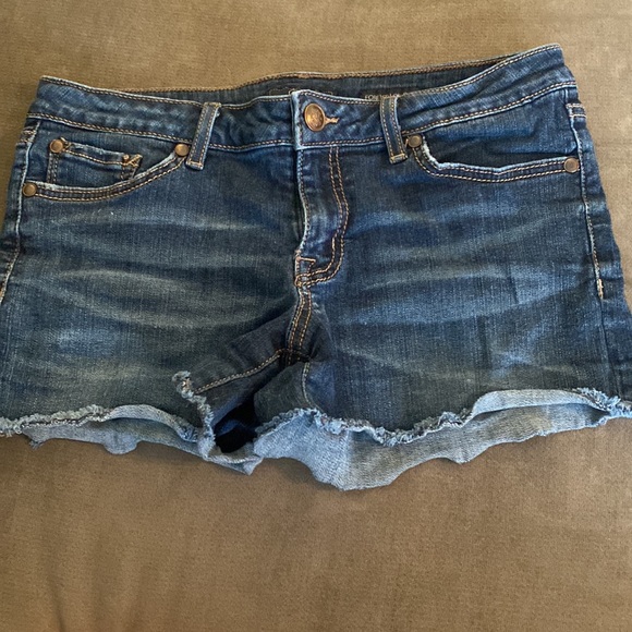 Size 6 shorts lot - Picture 2 of 7